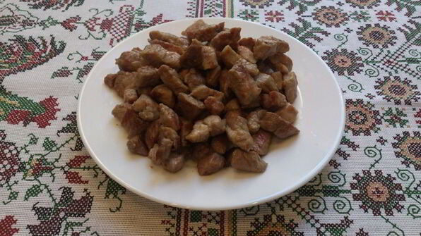 картофель с мясом в горшочках