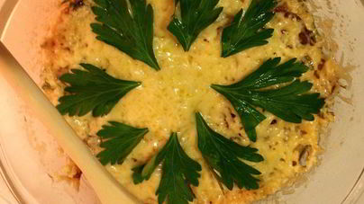 Картофель со сметанным соусом и сыром