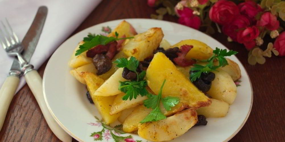 Рецепт картофель в духовке с белыми грибами и беконом
