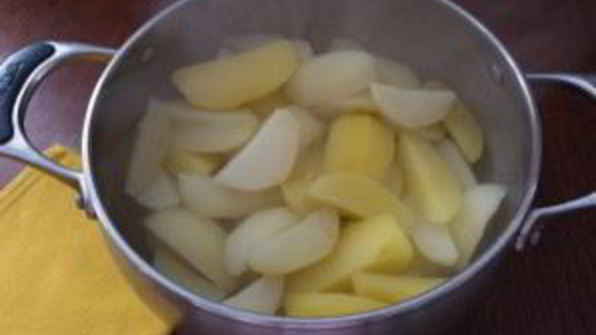 картофель в духовке с белыми грибами и беконом