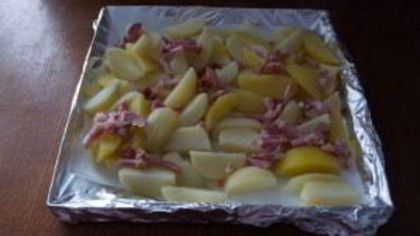 картофель в духовке с белыми грибами и беконом