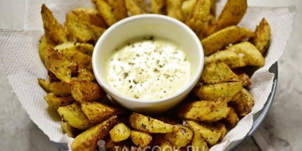 Рецепт картофель во фритюре с сырным соусом