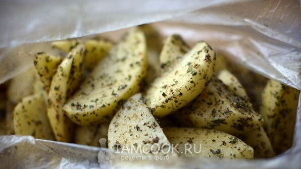 картофель во фритюре с сырным соусом