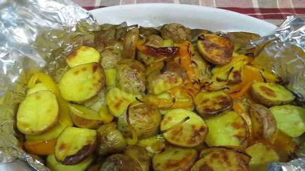 картошка с грудкой куриной в томатно-сырном соусе