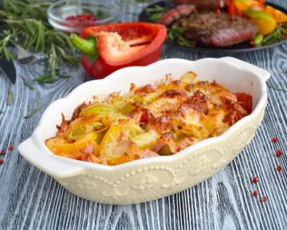 Картошка с сосисками в духовке