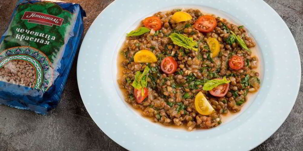 Рецепт красная чечевица с томатами и шпинатом