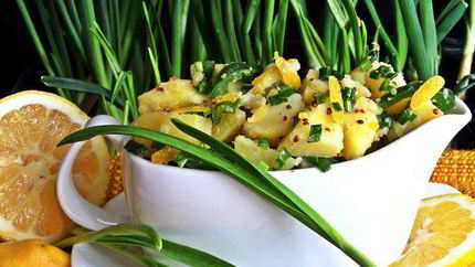 Лимонный картофель с луком