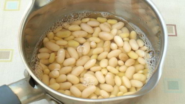 молодой картофель с фасолью и горчичным соусом