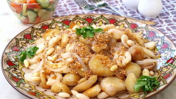 молодой картофель с фасолью и горчичным соусом