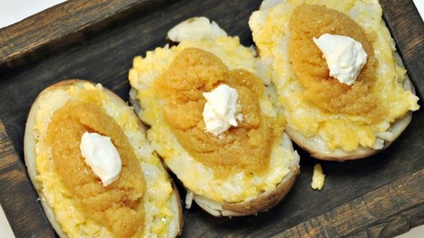нежный картофель с щучьей икрой