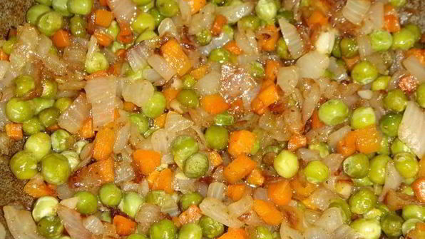 рис с говядиной в горшочках