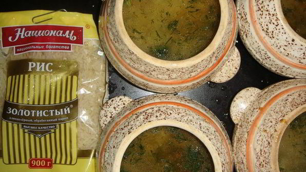 рис с говядиной в горшочках