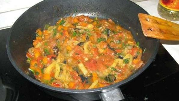 рис с креветками и кальмарами