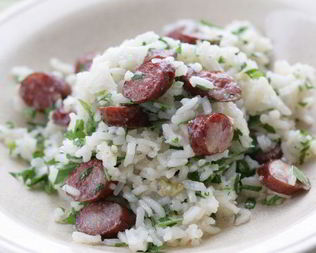 Рис с острыми колбасками