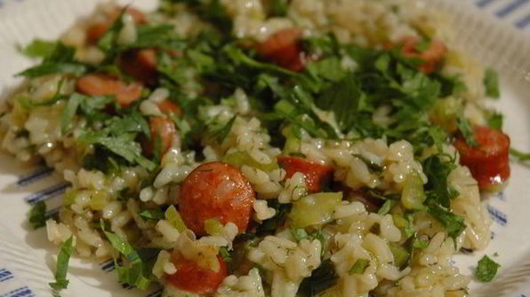 рис с острыми колбасками