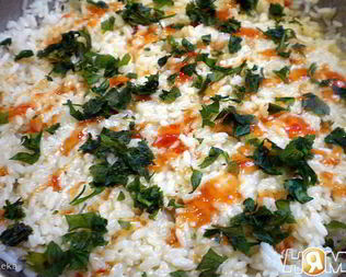 Рис с яйцом и сладким соусом чили