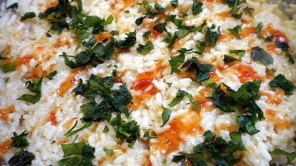 рис с яйцом и сладким соусом чили