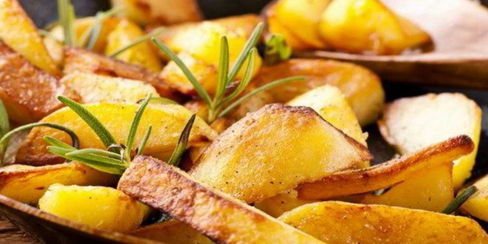 Рецепт жареная картошка с чесноком и розмарином