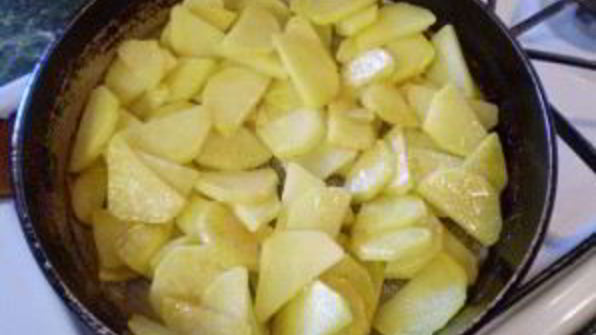 жареная картошка с луком