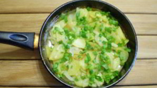 жареная картошка с луком