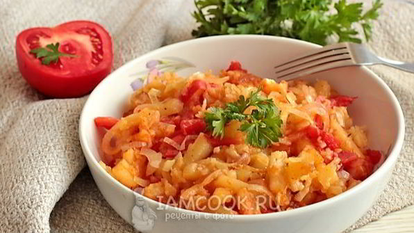 жареная картошка с помидорами