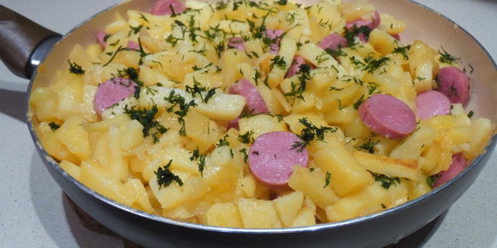 Рецепт жареная картошка с сосисками