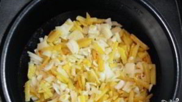 жареная картошка с вешенками в мультиварке