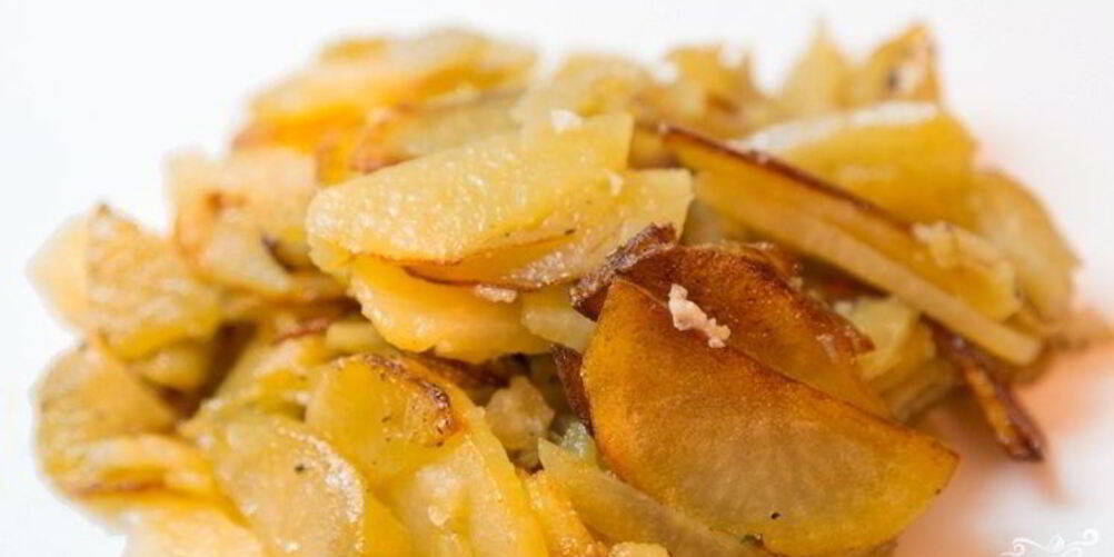 Рецепт жареный картофель с чесноком