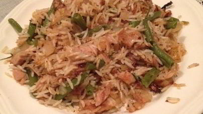 Жареный рис с консервированным тунцом