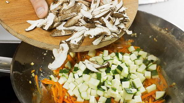 жареный рис с яйцом по-китайски