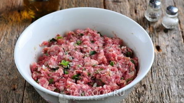 долма из маринованных виноградных листьев