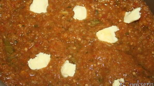 долма в мультиварке в овощном соусе