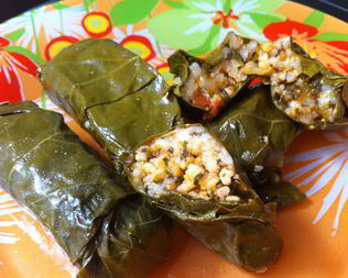 Долма в виноградных листьях