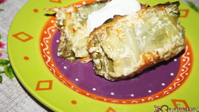 Голубцы с индюшатиной, запеченные в сметанном соусе