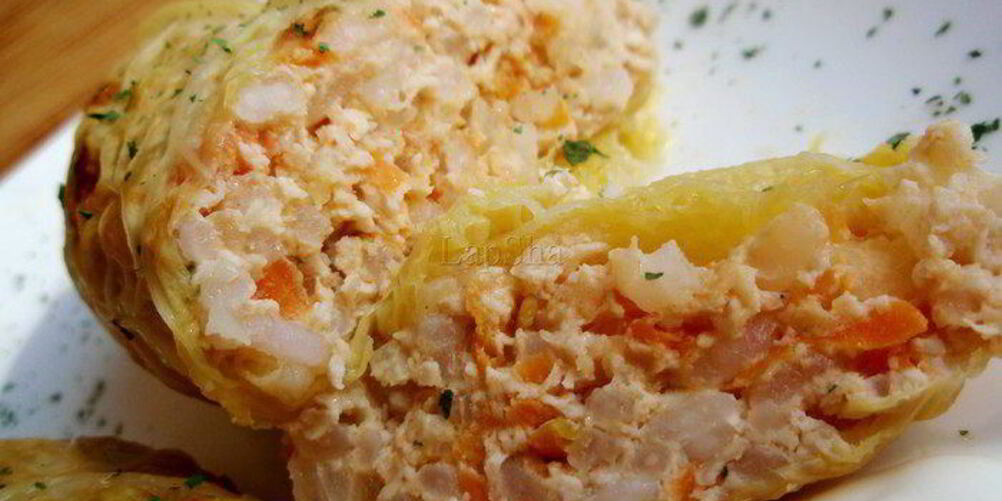 Рецепт куриные голубцы с овощами в листьях савойской капусты