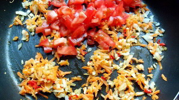 куриные голубцы с овощами в листьях савойской капусты