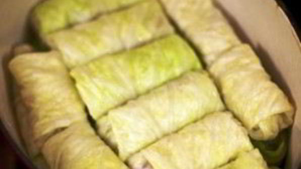 запеченные голубцы в сметанном соусе
