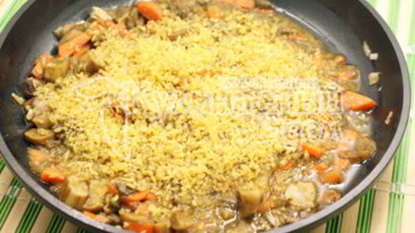 белые грибы с булгуром