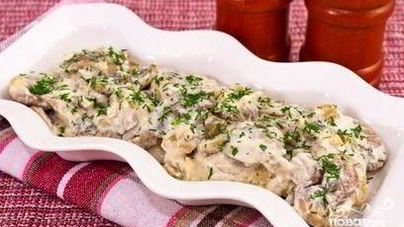 Белые грибы в сметане