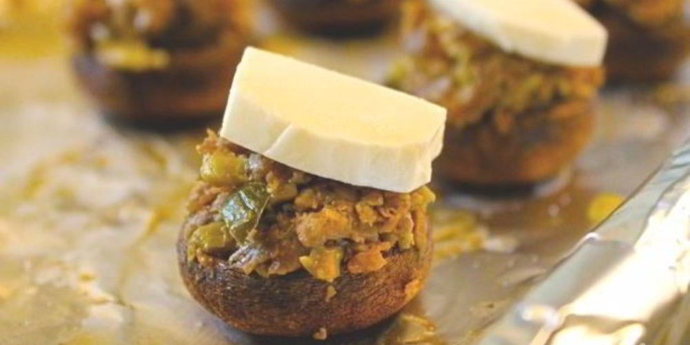 Рецепт фаршированные грибы с оливками и орехами