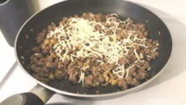 фаршированные грибы с оливками и орехами