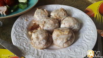 Фаршированные шампиньоны с рыбной начинкой