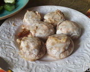 Фаршированные шампиньоны с рыбной начинкой