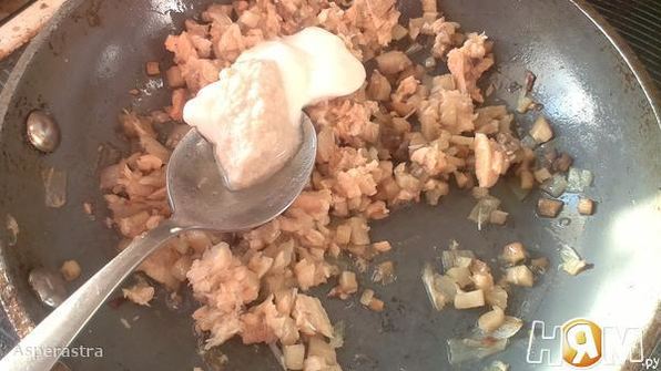 фаршированные шампиньоны с рыбной начинкой