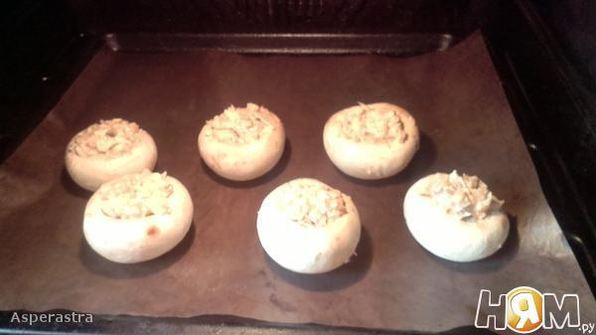 фаршированные шампиньоны с рыбной начинкой