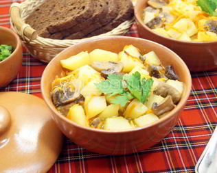 Горшочки с грибами в духовке