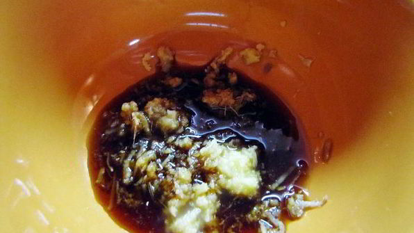 грибочки жареные с имбирем и кунжутом