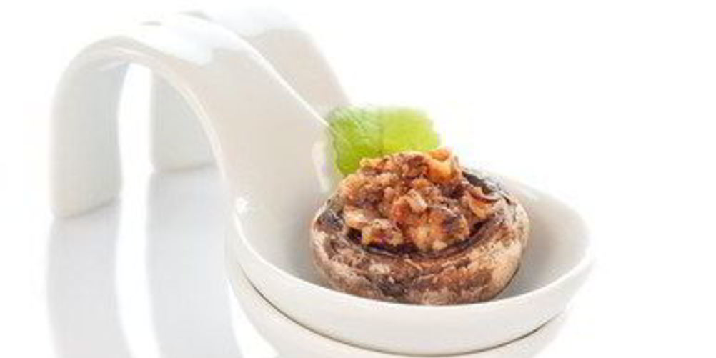 Рецепт грибы, фаршированные крабовым мясом, пармезаном и белым луком