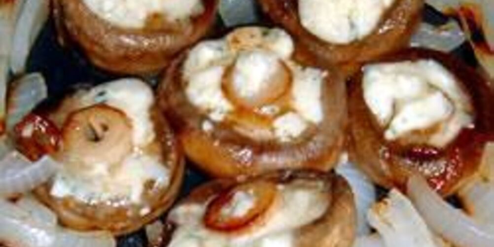 Рецепт грибы на гриле, с луком и сыром горгондзола