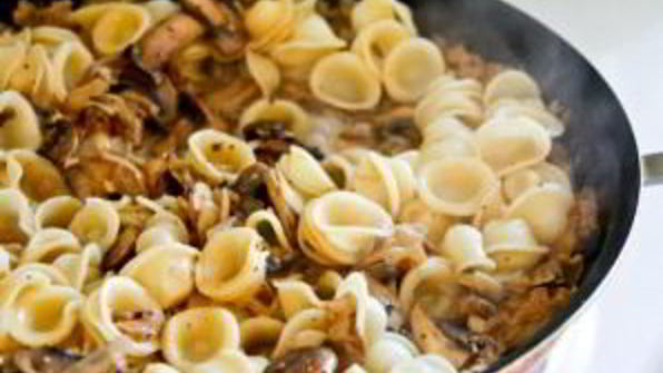 грибы под сливочным соусом